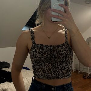 SHEIN Black and White Fitted Crop Tank Top